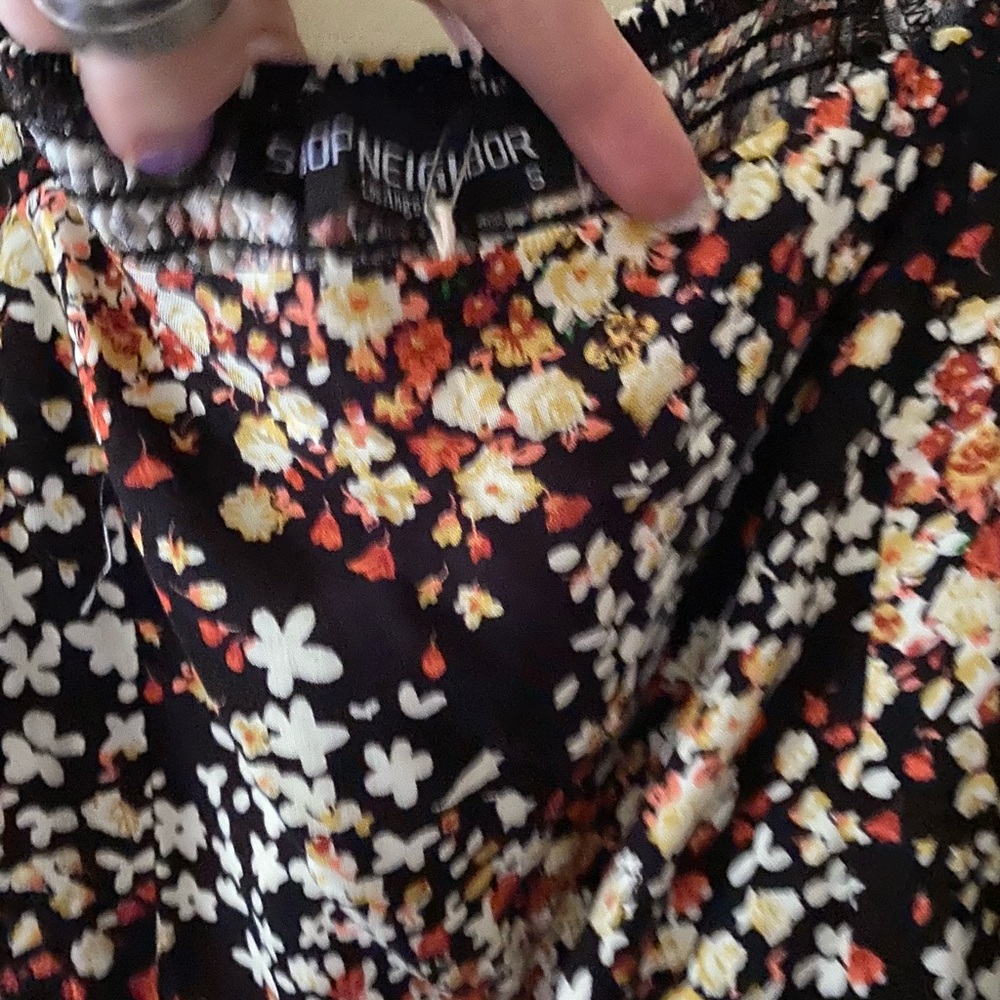 Women’s Shop Neighbor Los Angeles Rose & Remington Boho Floral Print Top - Picture 8 of 10